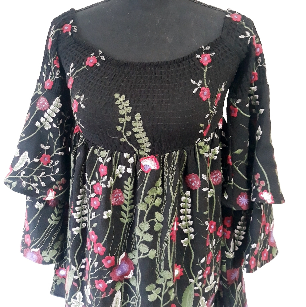 Anthropologie Red Carter Floral Embroidered Smocked Top Bell Sleeves XS - Picture 12 of 12